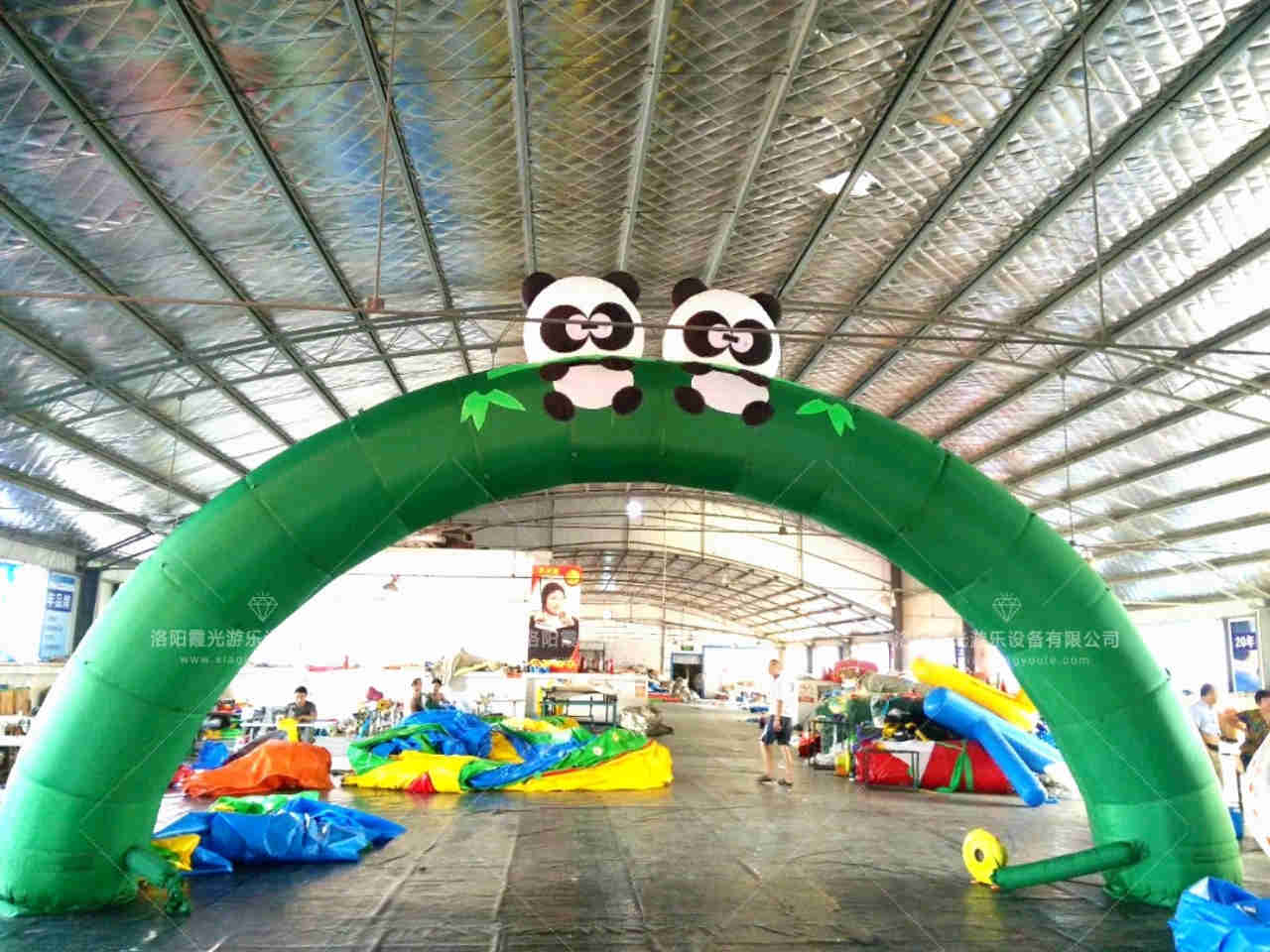 阜城熊猫喷绘拱门